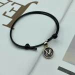 bracelet élégant pendentif lettre