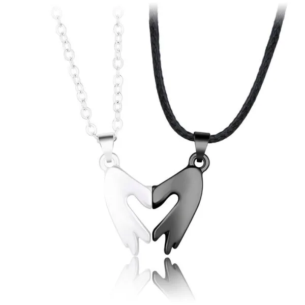 Collier Coeur avec les Mains