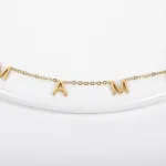 collier tendance lettre maman
