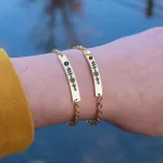 joli bracelet avec code Spotify