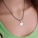 pendentif en forme de cœur couple